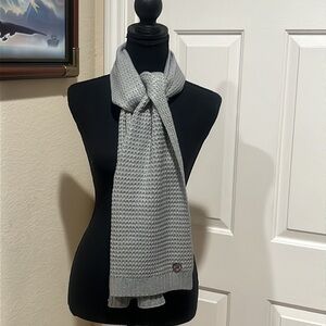 CALVIN KLEIN WAFFLE KNIT WOMENS GRAY SCARF.